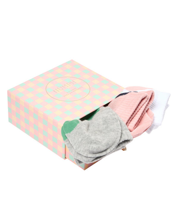 3 Paar Socken mit Tupfen in Geschenkbox